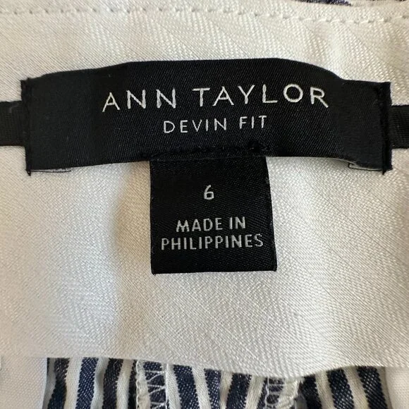 Ann Taylor Women' 6 Devin Fit Blue & White Striped Seersucker Cotton Capri Pants - Picture 11 of 13